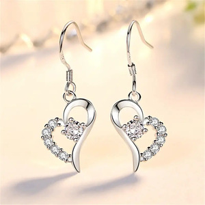 Orecchini Pendenti a Cuore Lunghi per Donne, Graziosi Orecchini a Goccia, Gioielli di Moda per Uso Quotidiano e Feste - Product Image 1