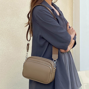 Bolso bandolera de piel sintética color crema, bolso de hombro texturizado con cremallera, bolso de pecho para el día a día - Product Image 5