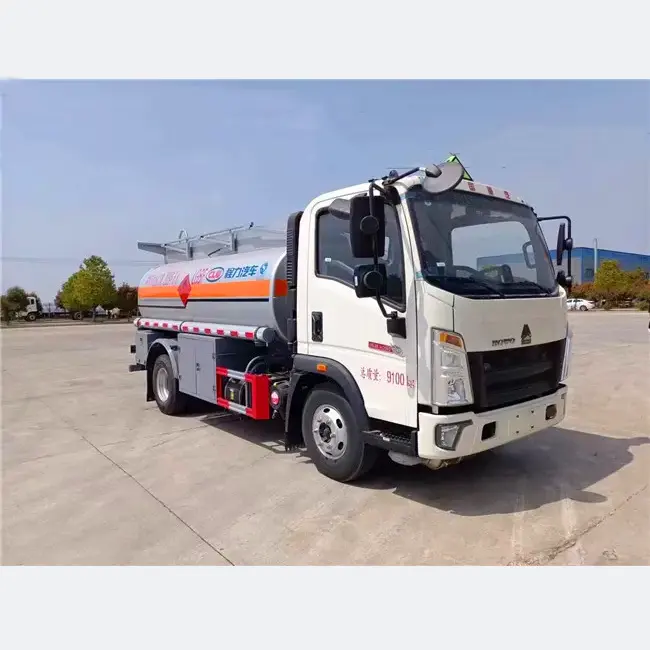 SINOTRUK HOWO5000L容量ライトミニ燃料タンカートラックオイル燃料補給トラック手動操作Jengpeng車燃料タンク2501-10T