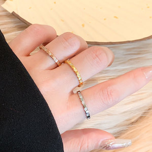 แหวนกันน้ำไม่หมอง 14k 18k ชุบทอง PVD แฟชั่น แหวนนิ้วก้อยสแตนเลส 316L สำหรับผู้หญิง - Product Image 2