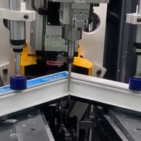 Machine de nettoyage d'angles CNC pour profilés PVC de fenêtres, avec 9 outils