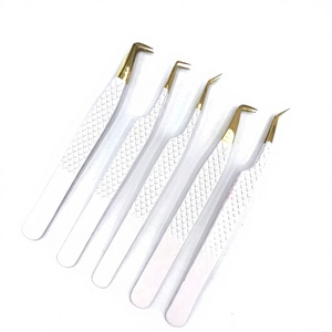 Pinzas de Acero Inoxidable Personalizadas de Alta Calidad, Pinzas Redondas para Pestañas, Pinzas Inclinadas para Cejas con Agarre Suave - Product Image 1