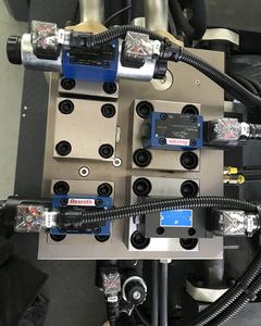 ماكينة حقن بلاستيك أفقية أوتوماتيكية هيدروليكية بقوة 28000 كيلو نيوتن لصناعة سيارات الألعاب البلاستيكية مع مضخة وصمام ومستشعر وأنبوب - Product Image 5