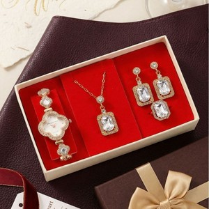 Set di Gioielli di Lusso Magic Box per Donne: Bracciale, Collana, Orecchini, Anello e Orologio Placcati in Oro, Regalo per <span class=keywords><strong>San</strong></span> <span class=keywords><strong>Valentino</strong></span> - Product Image 5