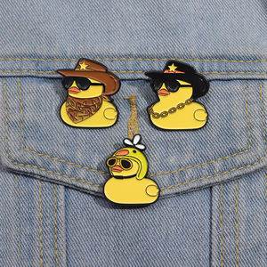 Grosir pin Enamel hewan perjalanan koboi hadiah perhiasan hewan lencana kerah Lapel bebek kuning Keren kustom untuk teman - Product Image 1