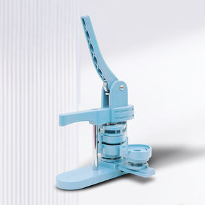 <span class=keywords><strong>Machine</strong></span> à badges 3-en-1 facile à utiliser : créez des badges en forme de cœur, carrés et ronds – Presse manuelle efficace pour projets de bricolage populaires - Product Image 3