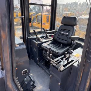 Bouteur Shantui SD16 d'occasion 175 CV, modèle 2024, moteur Weichai, capacité de bouteurisation de 4,0 m, pour la remise en état des terres agricoles et la construction de routes agricoles - Product Image 6