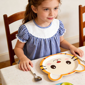 Robe à carreaux bleue pour filles avec col Peter Pan blanc, manches courtes à volants, robe décontractée d'été pour enfants - Product Image 3