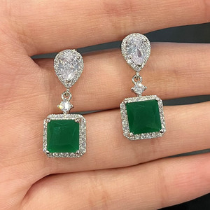 Orecchini Geometrici a Goccia con Zirconia Cubica per Donne, Eleganti Gioielli Lunghi alla Moda - Product Image 1