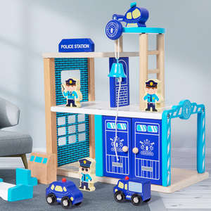 Jeu de rôle Montessori en bois pour enfants : Station de police et parking – Jouet éducatif et cadeau très prisé pour les enfants - Product Image 3