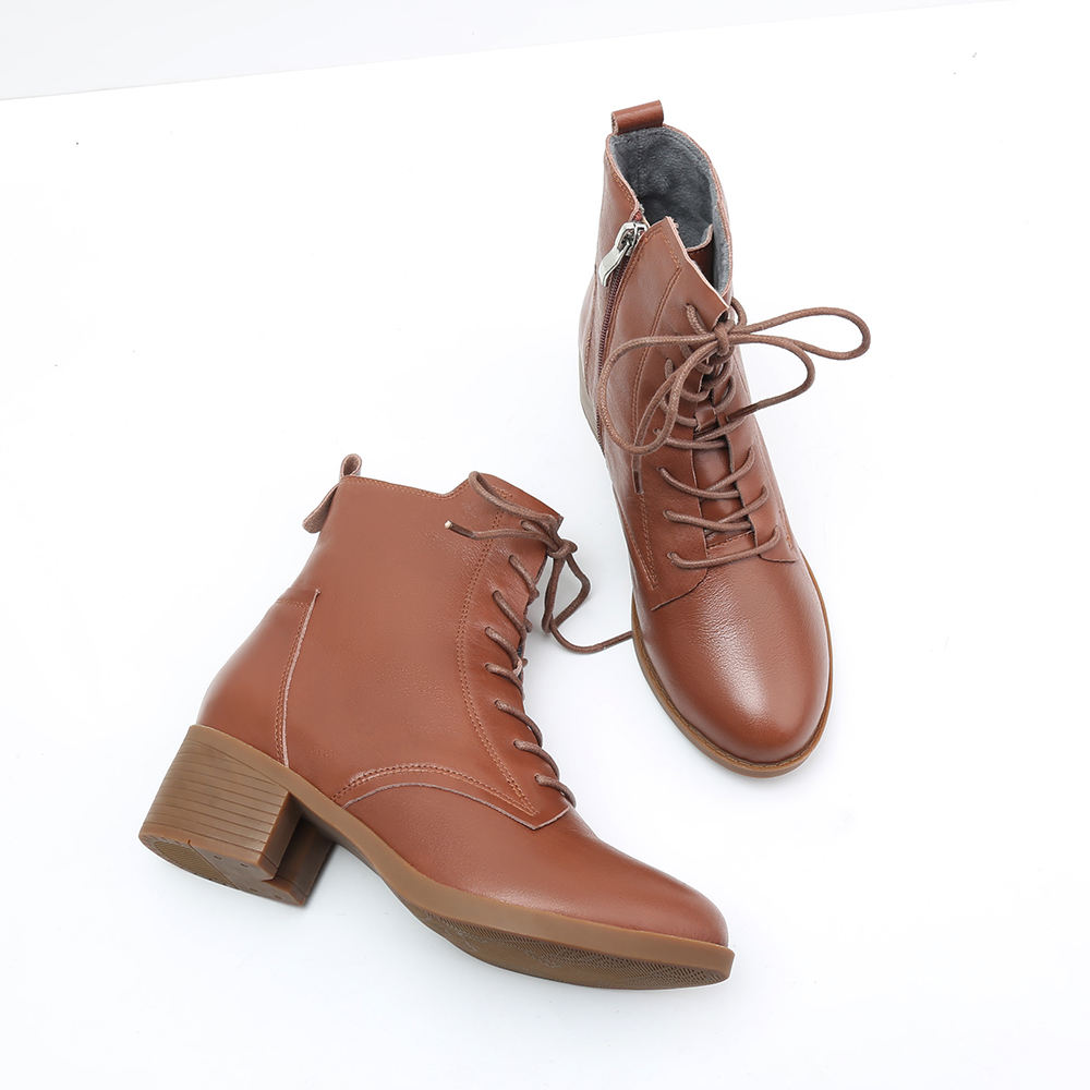 สีน้ำตาล