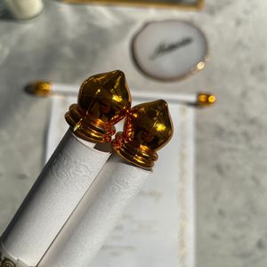 Invitaciones Blancas para Boda y Día de la Madre, Papel Ecológico, Borde Dorado, Cinta con Borlas, Borde Floral en Papel Dorado, Personalizadas para Parejas - Product Image 4