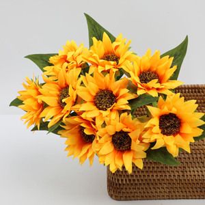 Guanyi - Juego de 8 Flores Artificiales de Girasol de Tallo Único de Seda para Decoración de Bodas y Hogar - Product Image 2