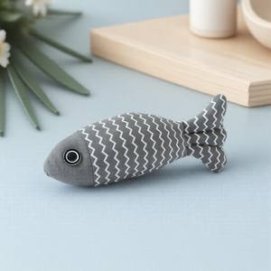 Morbido peluche a forma di pesce gatto giocattolo di pezza per gattino giocattolo da masticare soffice pesce imbottito di cotone regalo per animali domestici durevole giocattolo da masticare morbido per cani e gatti - Product Image 5