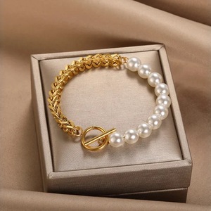Pulsera de Perlas para Mujer, Elegante, Chapada en Oro de 18K, Cadena de Acero Inoxidable, Venta al Por Mayor - Product Image 1