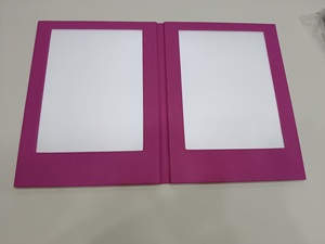 Porta Menús Personalizado de Piel Sintética con Iluminación LED de Doble Página, Recargable - Product Image 4