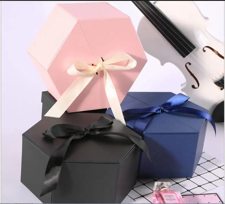 卸売カスタム段ボールファンシークリスマス六角形包装ギフトボックス; 結婚式のチョコレートのための手作りの丸い六角形のギフトボックス