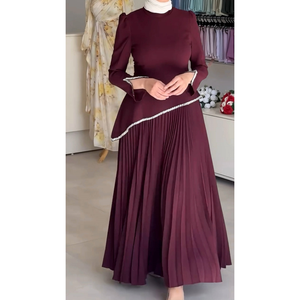 Robe Abaya é<span class=keywords><strong>l</strong></span>égante et luxueuse <span class=keywords><strong>à</strong></span> jupe plissée Loriya, vêtements islamiques modestes pour femmes musulmanes - Product Image 1