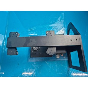 คาวาซากิ เฮฟวี่ อินดัสทรีส์ หุ่นยนต์คาวาซากิ รุ่น NS001S-L002 ชุดควบคุมหุ่นยนต์มือสอง สภาพเดิม อะไหล่อุปกรณ์เซมิคอนดักเตอร์รุ่นเก่า - Product Image 1
