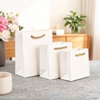 Boîtes cadeaux personnalisables en gros pour bijoux, sacs en papier kraft, sacs de rangement pour accessoires, emballages en carton blanc offset