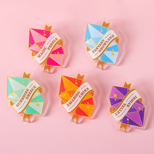 Venta al por mayor de insignias acrílicas de dibujos animados, adornos decorativos para ropa y bolsos, regalos impermeables de alta definición - Product Image 1