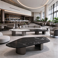 Bureau de forme irrégulière moderne, table basse de bureau avec plateau en marbre massif pour la réception et le salon d'hôtel, idéal pour les projets