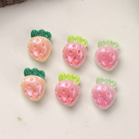 Mini-breloques en résine motif fraise de dessin animé pour accessoires DIY : pinces à cheveux, coques de téléphone, boucles de chaussures