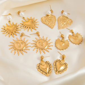 Pendientes con Colgante de Sol en Forma de Corazón, Chapados en Oro de 18K, Aleación de Zinc, Diseño Retro Irregular, Pendientes de Moda - Product Image 2