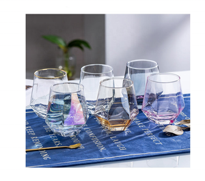 Verrerie irisée coffret cadeau <span class=keywords><strong>verre</strong></span> <span class=keywords><strong>à</strong></span> <span class=keywords><strong>vin</strong></span> blanc arc-en-ciel pour cocktail whisky verres <span class=keywords><strong>à</strong></span> <span class=keywords><strong>vin</strong></span> sans pied en forme de diamant <span class=keywords><strong>à</strong></span> bord doré de 12oz - Product Image 5