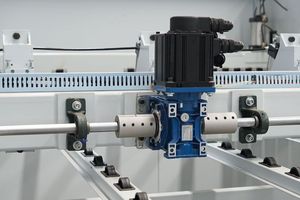 Màu Xanh voi <span class=keywords><strong>CNC</strong></span> máy tính bảng Saw tự động MDF Máy cắt Bảng gỗ Máy cưa cho tủ tấm cửa - Product Image 5