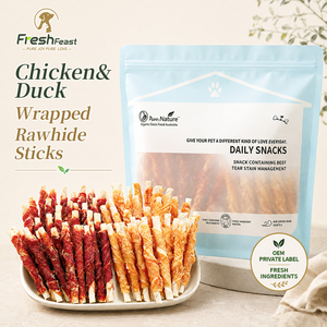 Friandises pour chiens en gros directement de l'usine : Bâtonnets à mâcher en cuir de vache pur enveloppés de viande de poulet et de canard, 1000g, pour l'entraînement et la réduction des taches de larmes chez le chien - Product Image 1