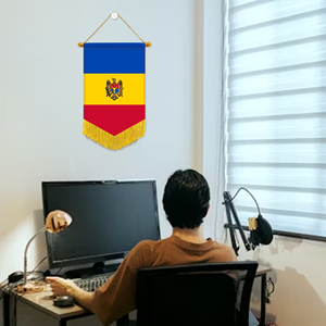 Drapeaux miniatures de voiture en gros, drapeaux de la Moldavie, décorations murales, petits ornements suspendus, impression numérique, matériau satiné - Product Image 3