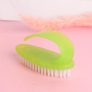 Cepillos de plástico para limpieza de uñas al por mayor de fábrica, cepillos de plástico para limpieza de cosméticos, cepillos pequeños de colores. - Product Image 1