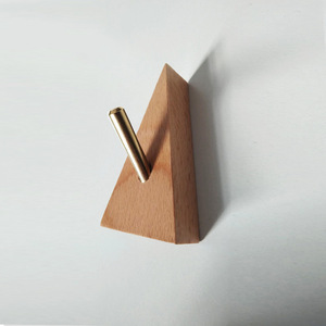 Gancho de Madera Maciza de Nogal Negro y Haya, Creativo, de Alta Calidad y Duradero, para Colgar Bolsos en el Armario, Multifuncional, Ahorra Espacio, Decoración de Pared - Product Image 3