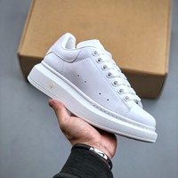 Chaussures de loisirs blanches haut de gamme pour le commerce extérieur, tige en cuir de vachette, semelle extérieure en caoutchouc naturel, fermeture à lacets, semelle intermédiaire épaisse en PU surélevée