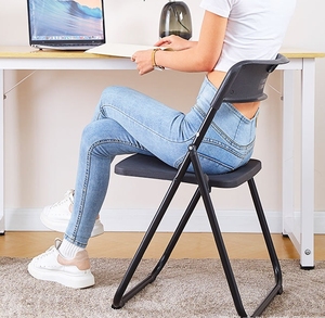<span class=keywords><strong>Chaise</strong></span> de <span class=keywords><strong>salle</strong></span> <span class=keywords><strong>à</strong></span> <span class=keywords><strong>manger</strong></span> pliable en plastique empilable au design moderne 2026 pour l'extérieur, les pique-niques, les parcs et la cuisine – Vente chaude - Product Image 4