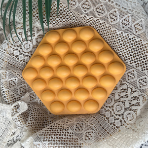 Décoration personnalisée en plastique PU rebondissant pour gaufres aux œufs de Hong Kong, desserts délicieux, modèles de présentation factices - Product Image 1