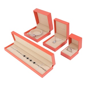 Estuche de Anillo con Diseño Cuadrado Naranja Avanzado, Set de Regalo con Cajas para Joyería de Oreja, Uñas y Collares - Product Image 3