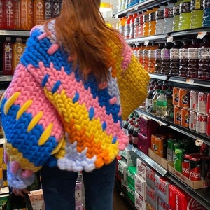 Cardigan en tricot color block arc-en-ciel pour femme, automne et hiver, tricoté à la main, épais, en crochet - Product Image 6