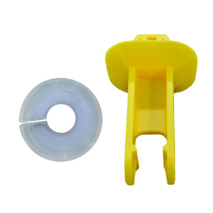 Serre-câbles et passe-câbles pour capots de moteur Ford 1070074 1767027 Fixation de câbles en plastique à clipser - Product Image 4