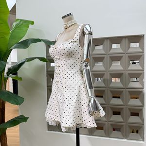 Vendita all'Ingrosso di <span class=keywords><strong>Abbigliamento</strong></span> Boutique, Nuovi Prodotti per <span class=keywords><strong>Abbigliamento</strong></span> Femminile, Abiti Corti con Pizzo, Ricami e Fiocchi a <span class=keywords><strong>Pois</strong></span> - Product Image 3