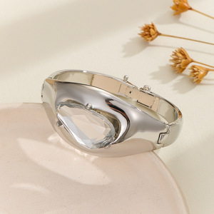 2024 nouveauté bijoux de mode conception exagérée plusieurs couches en métal <span class=keywords><strong>manchette</strong></span> large ouverte pour les femmes or <span class=keywords><strong>manchette</strong></span> bracelets femmes - Product Image 4