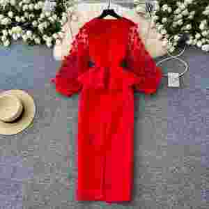 เดรสลำลองไซส์ใหญ่สำหรับฤดูร้อน ผ้าทอลายพิมพ์ดิจิทัล ระบายอากาศได้ดี ซักได้ ทรงเอ็มไพร์ แขนทรงโคมไฟ ผ้าตาข่าย 3 มิติ สีแดง - Product Image 3