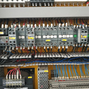 Máquina de perforación neumática de alta precisión, prensa de estampado de manivela única, agujero de aluminio con alimentador - Product Image 4