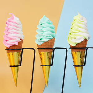 Modelo de cono de helado simulado con forma de antorcha, camión de bebidas frías para mercado nocturno, decoración de postres y helados, accesorio fotográfico realista - Product Image 1