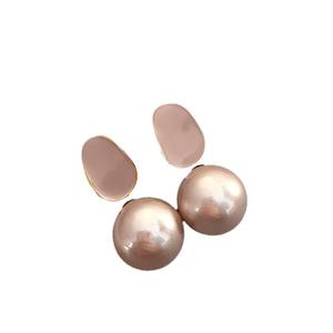 Boucles <span class=keywords><strong>d</strong></span>'oreilles en argent avec zircon et perle, boucles <span class=keywords><strong>d</strong></span>'oreilles françaises de niche, boucles <span class=keywords><strong>d</strong></span>'oreilles exquises, boucles <span class=keywords><strong>d</strong></span>'oreilles Joker, vente en gros pour femmes - Product Image 5