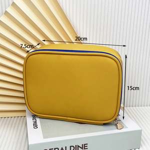 Sac de maquillage de voyage personnalisé pour femmes et filles, sac de maquillage imperméable, sac de rangement à fermeture éclair, sac de maquillage en cuir PU, grand étui à maquillage - Product Image 2