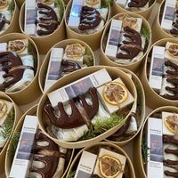 Coffret Cadeau de Bienvenue pour Grande Ouverture, Célébration d'Anniversaire, Fin d'Année – Ensemble Cadeau en Papier Personnalisé Haut de Gamme avec Impression Sérigraphique Tendance