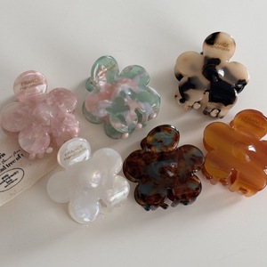 New Trendy Small <strong>Flower</strong> Shaped Acetate <strong>Hair</strong> Clip Accessories Marbling Clear <strong>Color</strong> Shark <strong>Hair</strong> <strong>Claws</strong> - Product Image 4