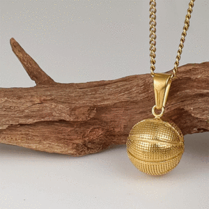 Collection Jour de Match |   Charmes sportifs en acier inoxydable plaqué or 18K PVD |   Pendentifs de basket-ball, casques, ballons de football, ballons de baseball et crampons de football - Product Image 6